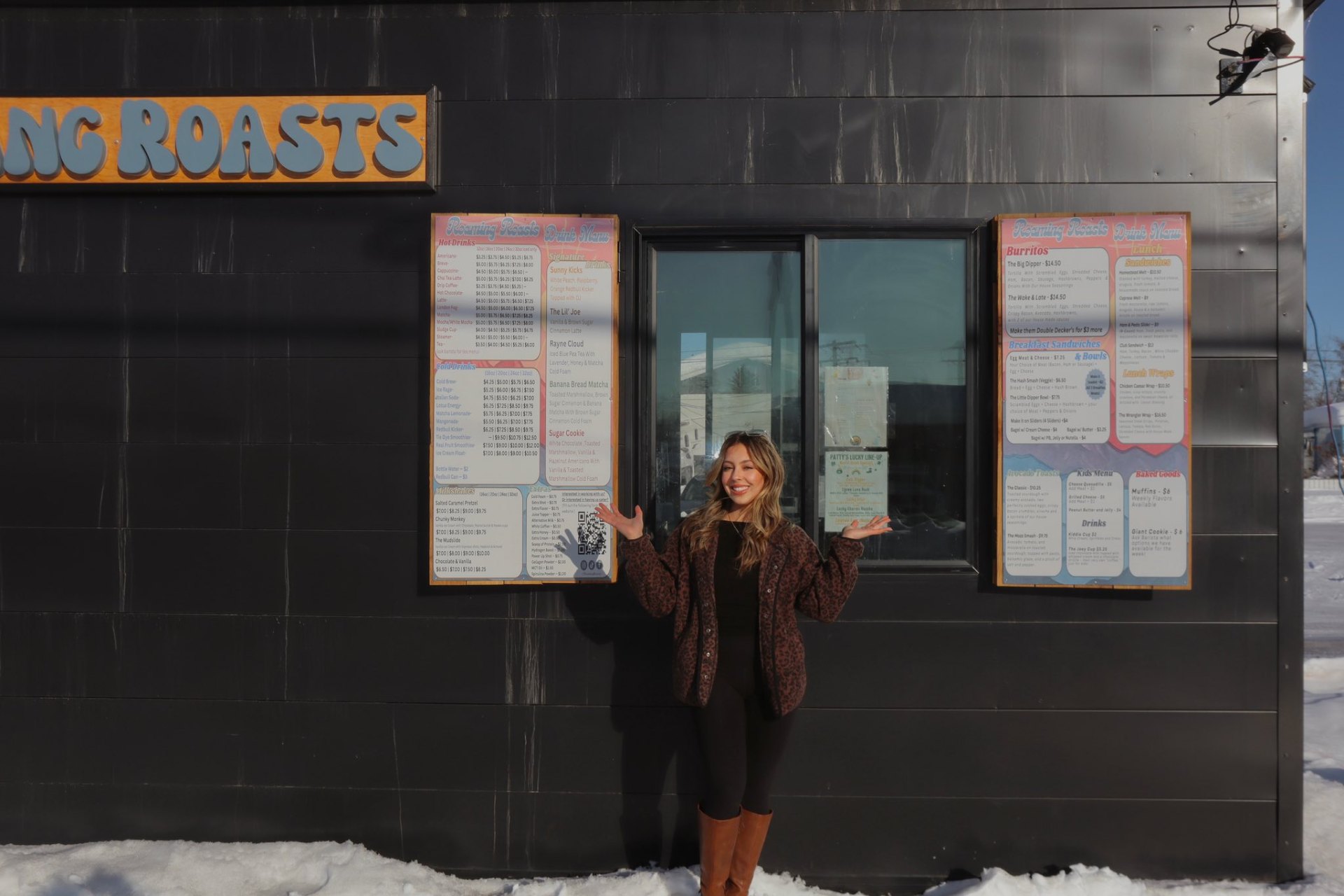 Roaming Roasts drive-thru coffee stand on S Cushman St, Fairbanks AK
